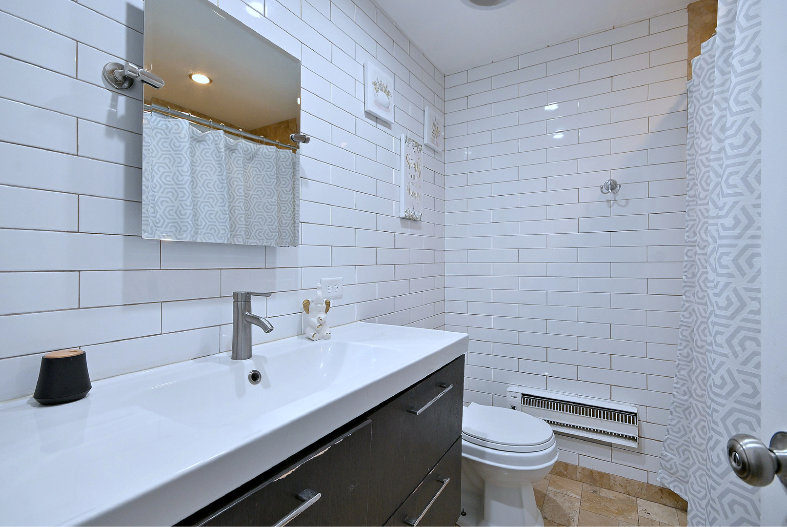 2325 N Neva Avenue 401b Property Photo 17