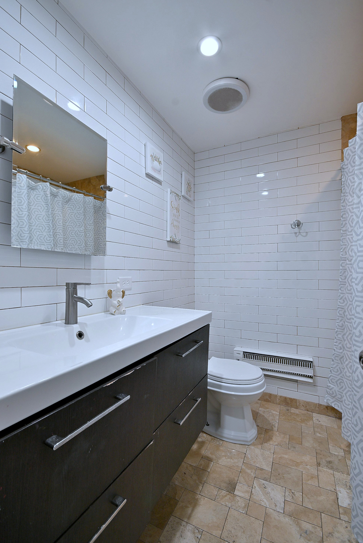 2325 N Neva Avenue 401b Property Photo 18
