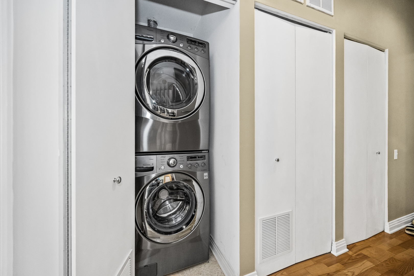 550 W Fulton Street 307 Property Photo 15