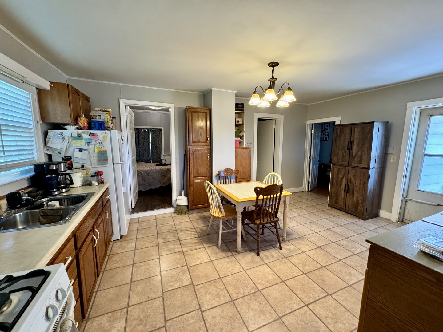 618 E Saint Paul Street Property Photo 6