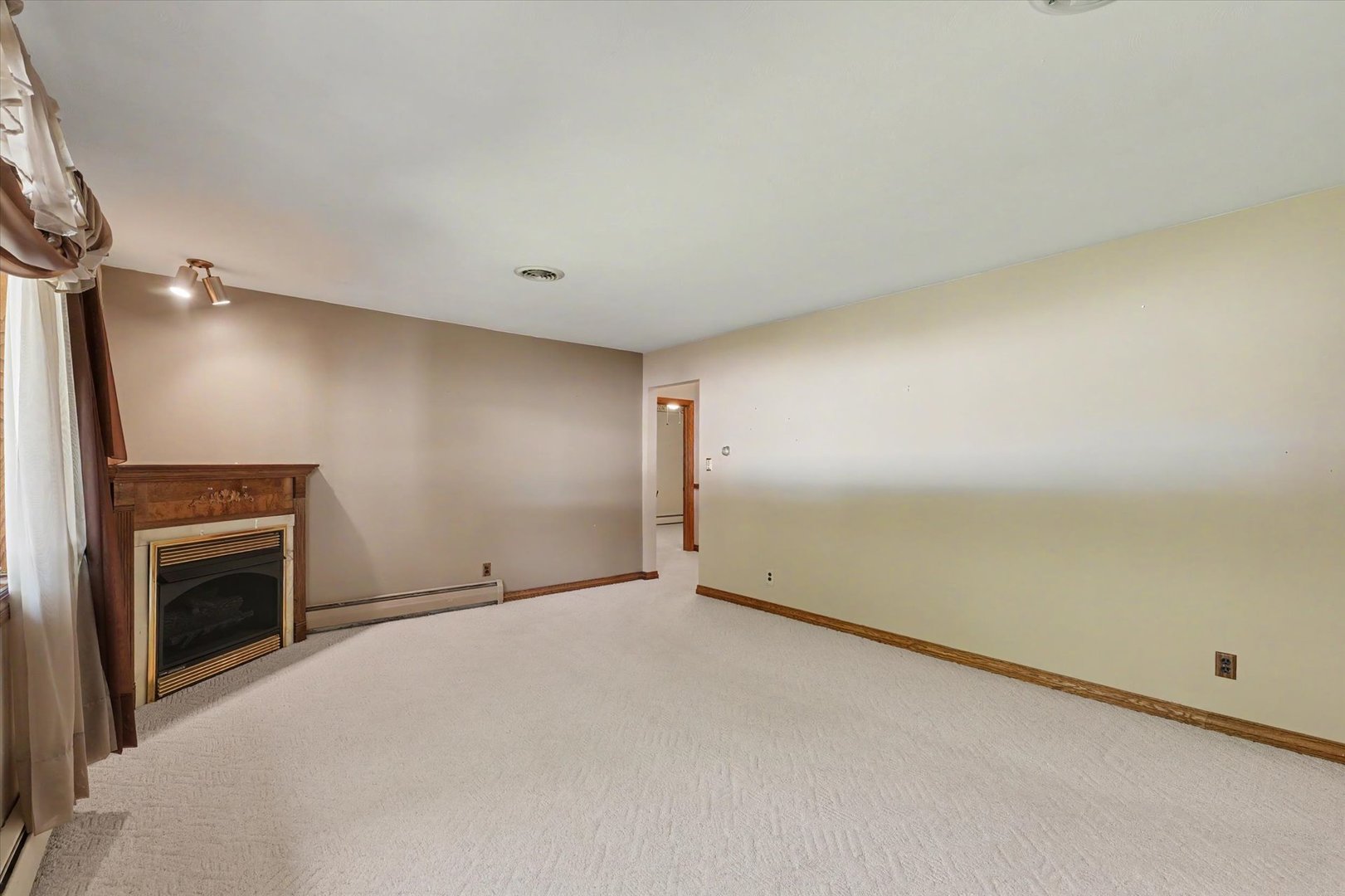2411 Sharlyn Drive Property Photo 6