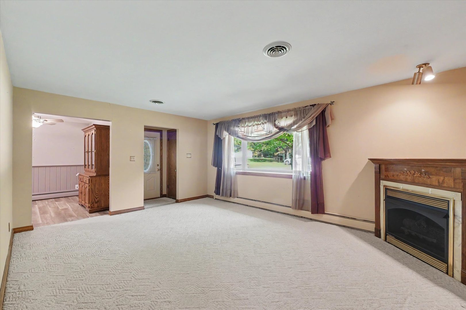2411 Sharlyn Drive Property Photo 8