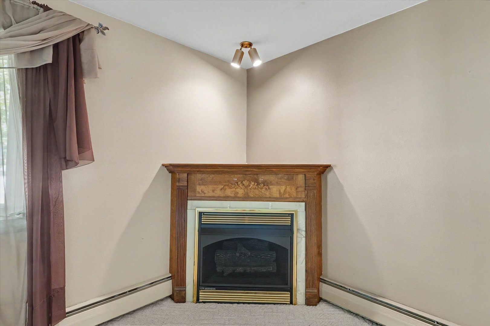 2411 Sharlyn Drive Property Photo 9