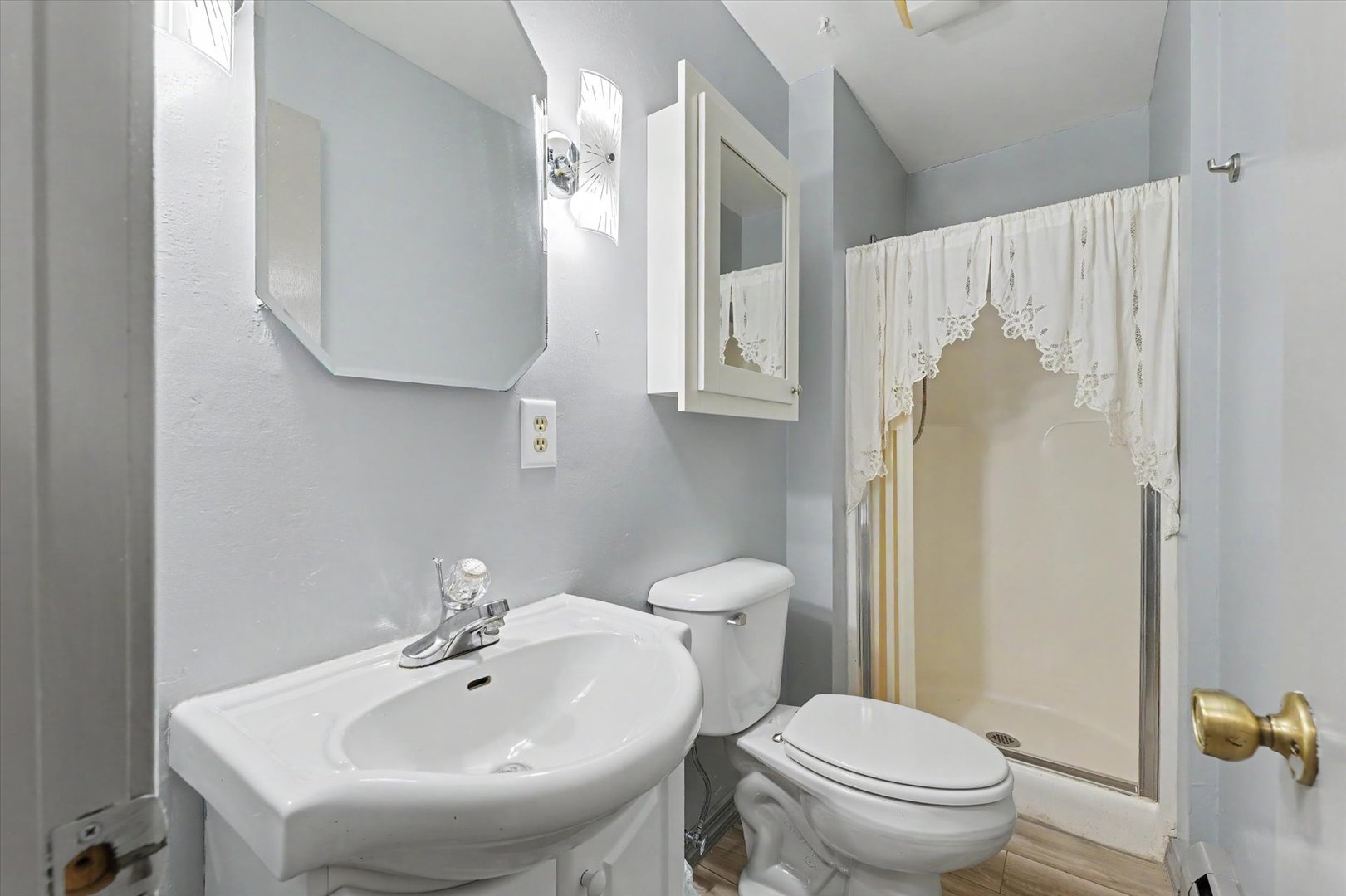 2411 Sharlyn Drive Property Photo 19