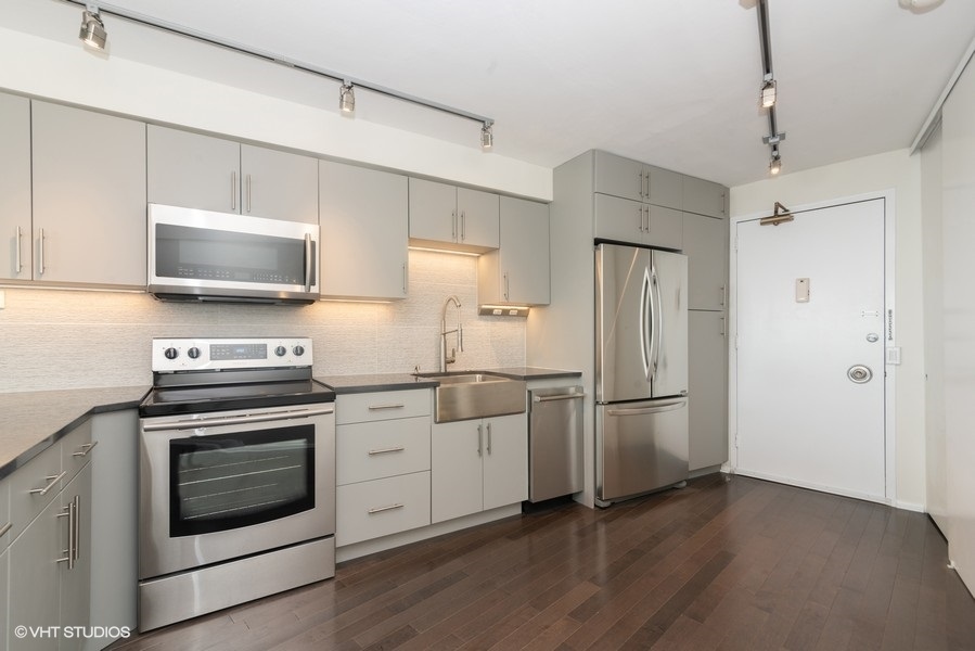 300 N State Street 5517 Property Photo 5