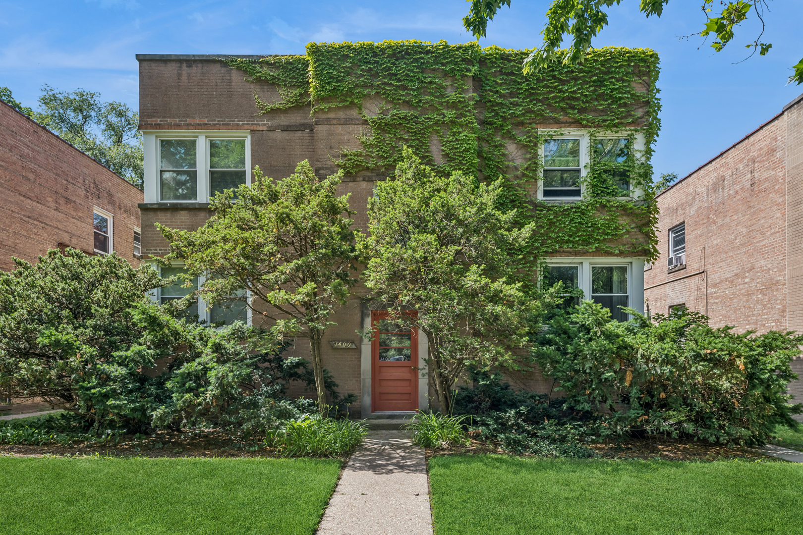 1400 Brummel Street 2E Property Photo 1