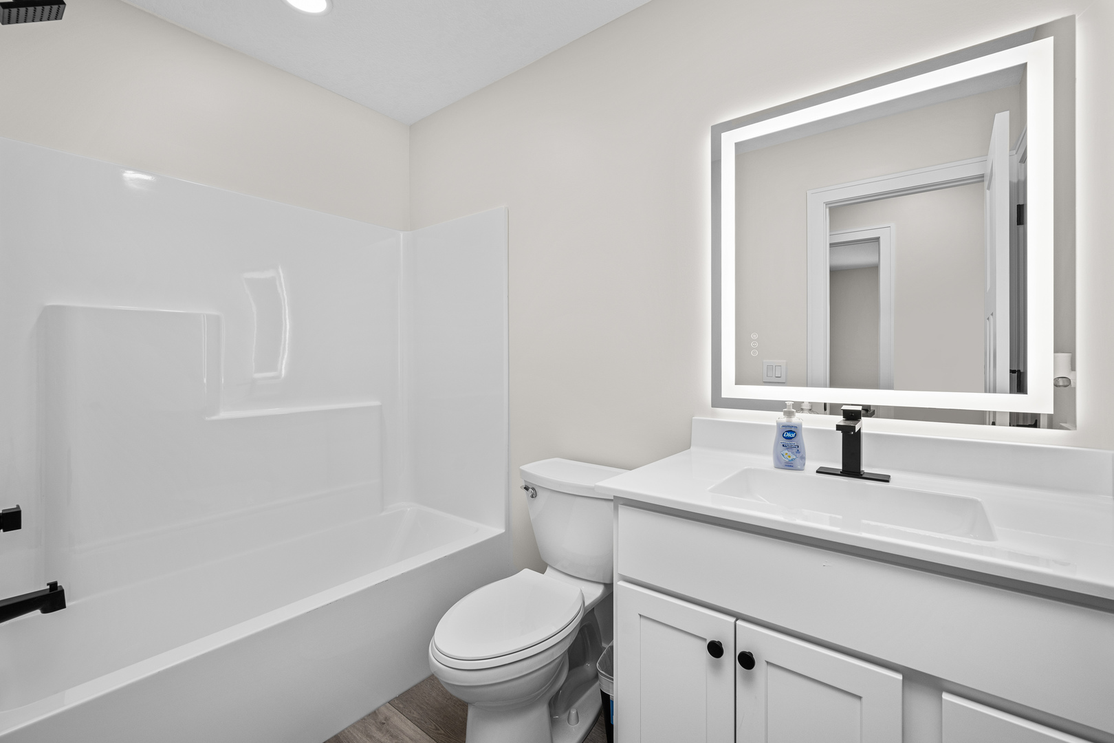 201 E Gails Street Property Photo 4