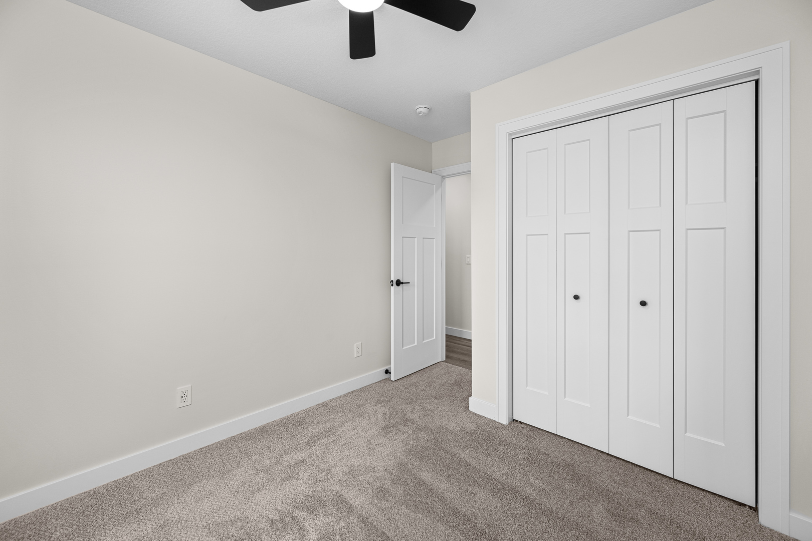 201 E Gails Street Property Photo 7