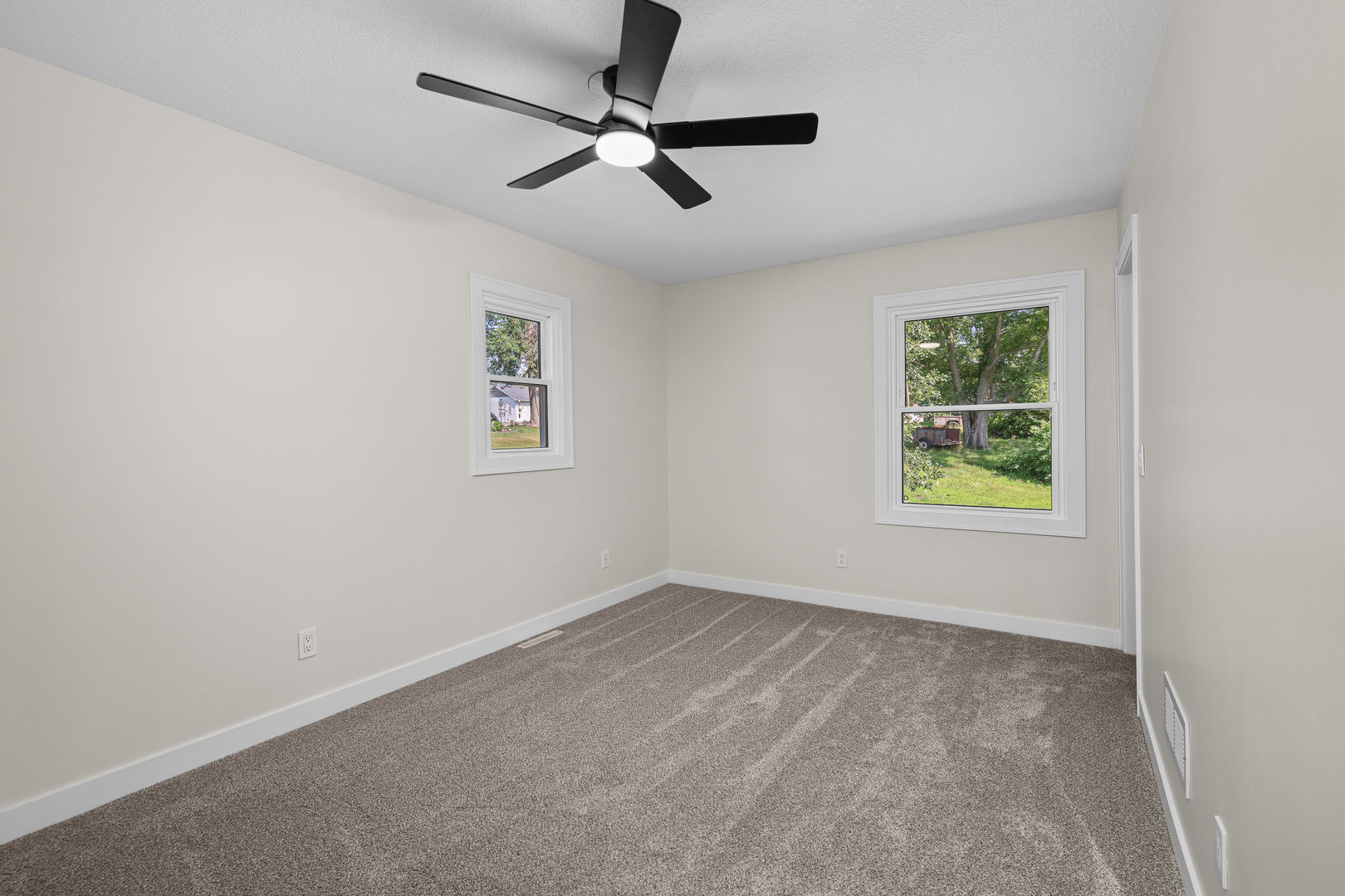 201 E Gails Street Property Photo 21