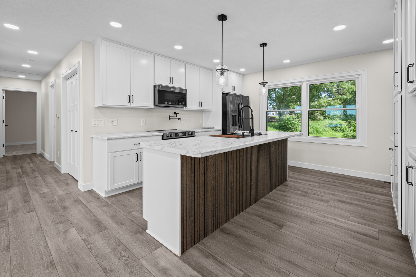 201 E Gails Street Property Photo 23