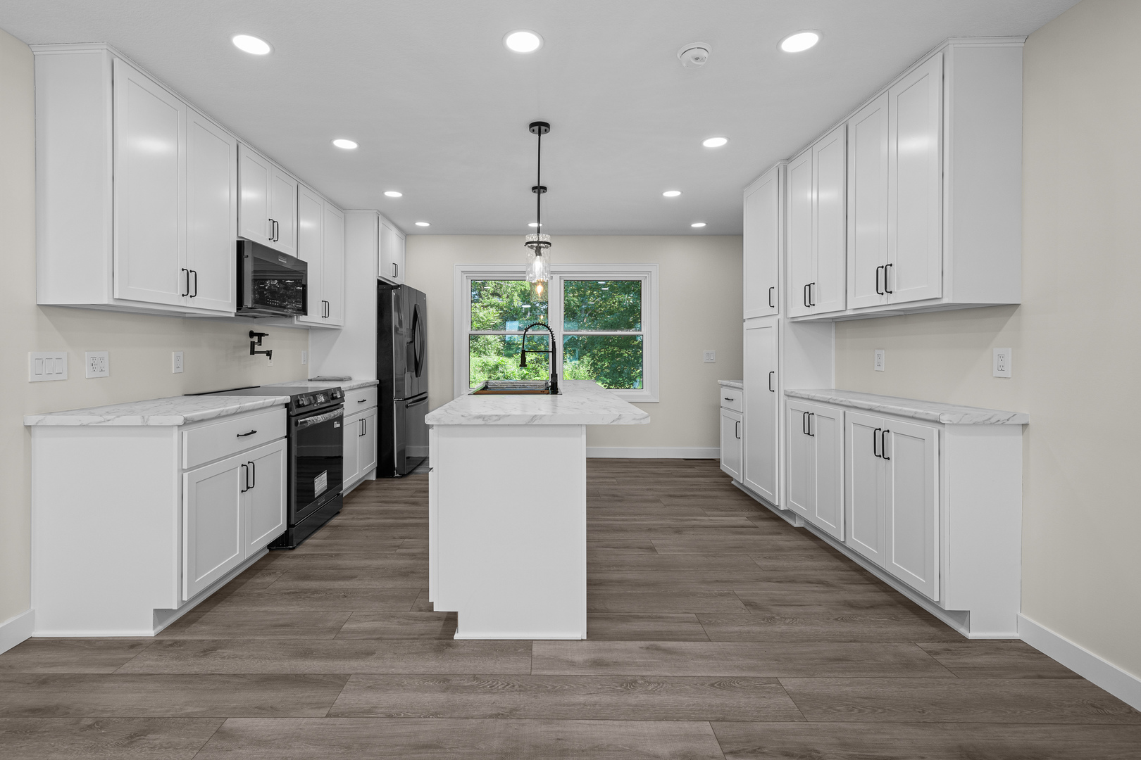 201 E Gails Street Property Photo 25