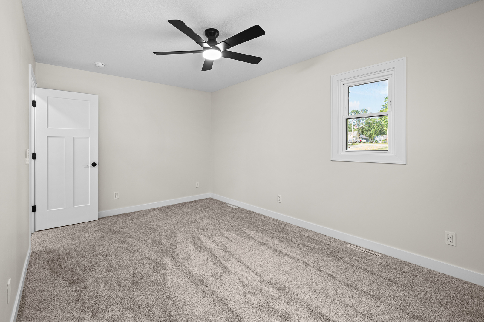 201 E Gails Street Property Photo 28