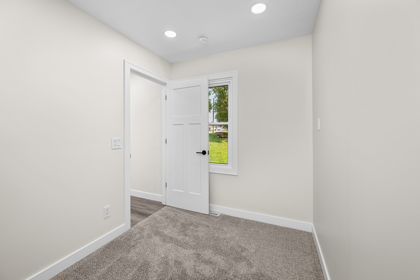 201 E Gails Street Property Photo 29