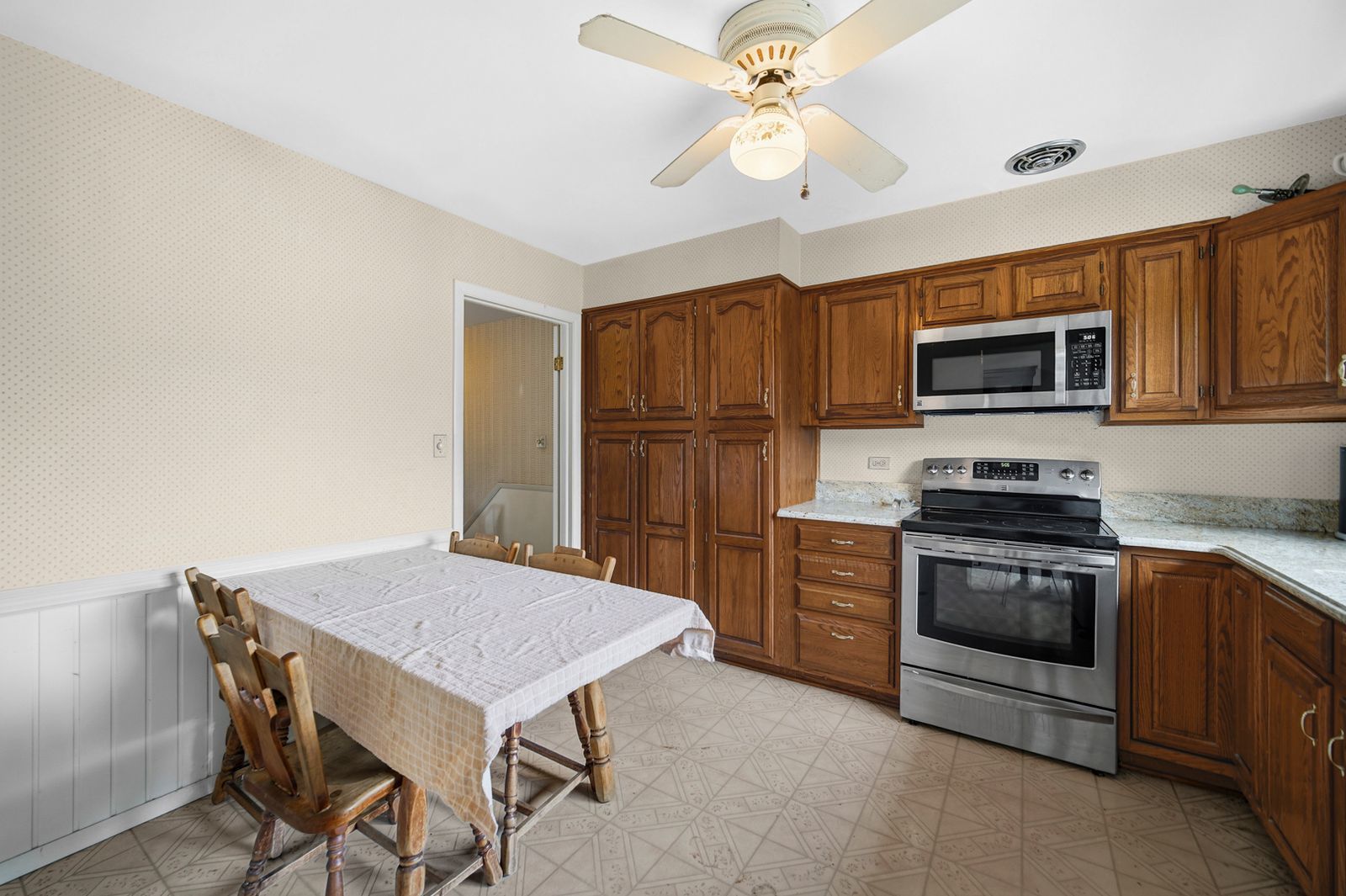 12 Regent Court Property Photo 10