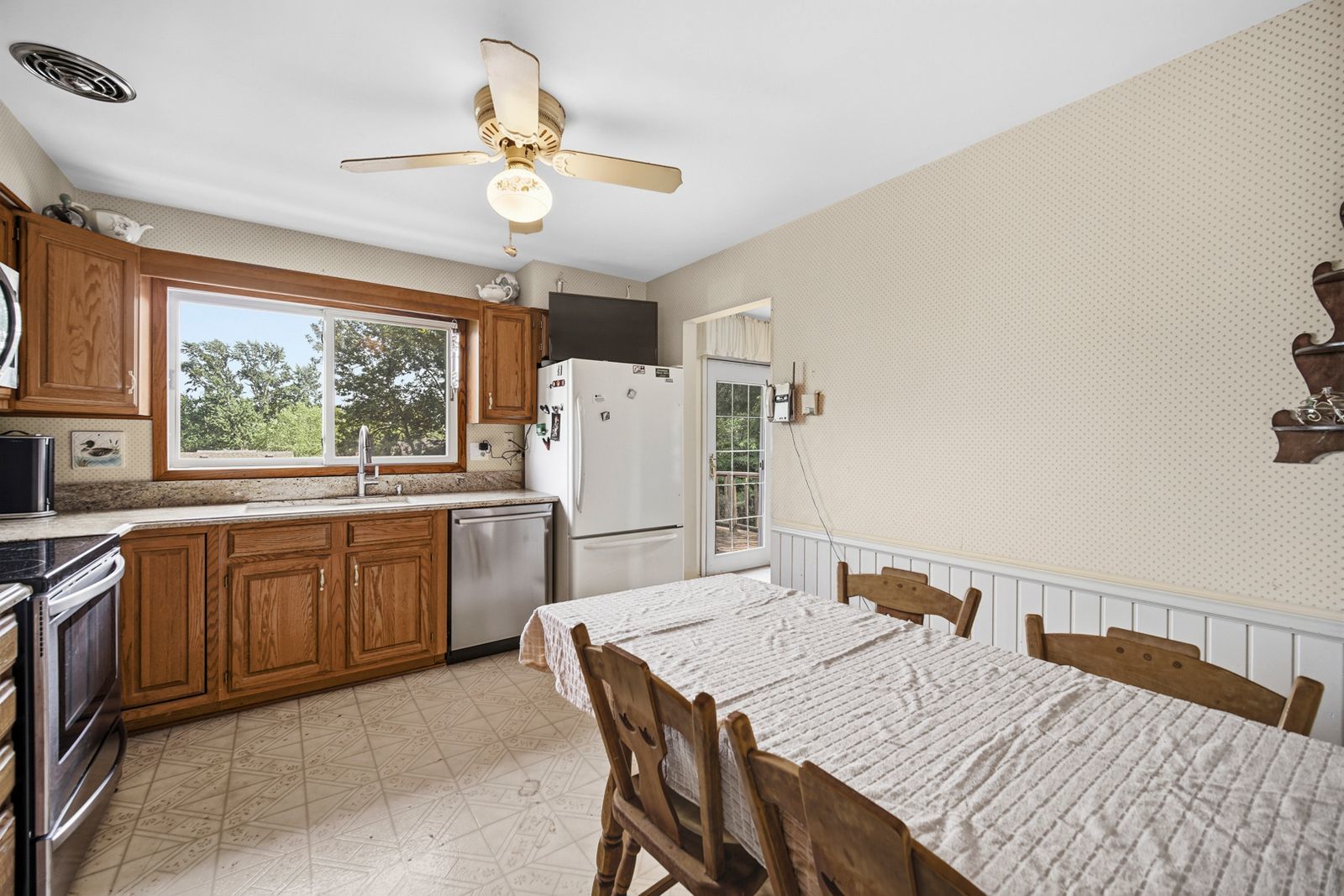 12 Regent Court Property Photo 11