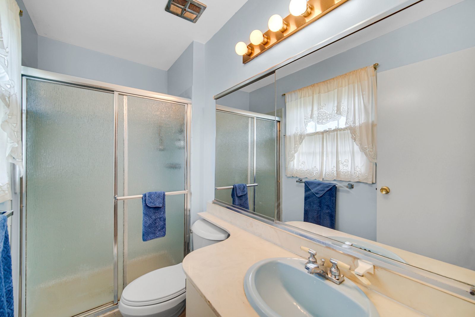 12 Regent Court Property Photo 16
