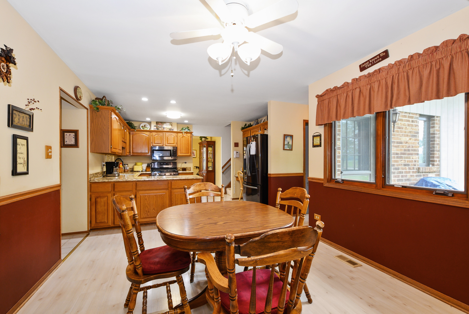 8955 Linden Drive Property Photo 10