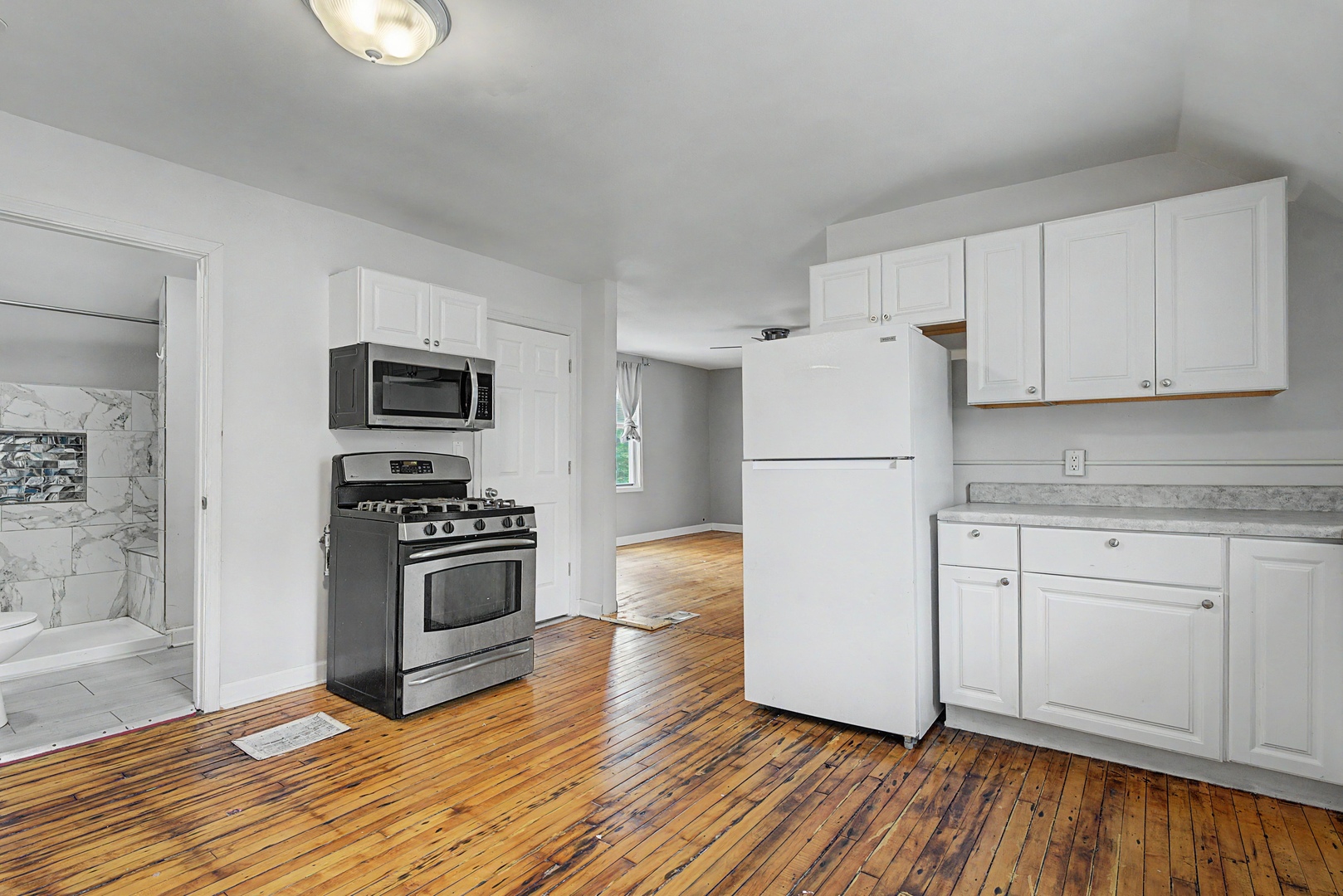 124 W 108th Place Property Photo 7