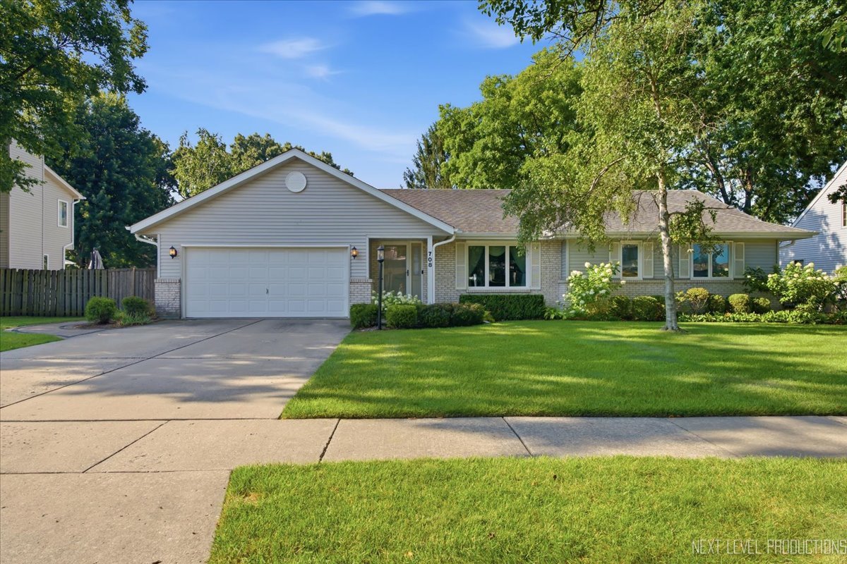 708 E Coady Drive Property Photo 1