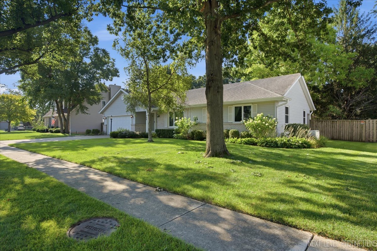 708 E Coady Drive Property Photo 2