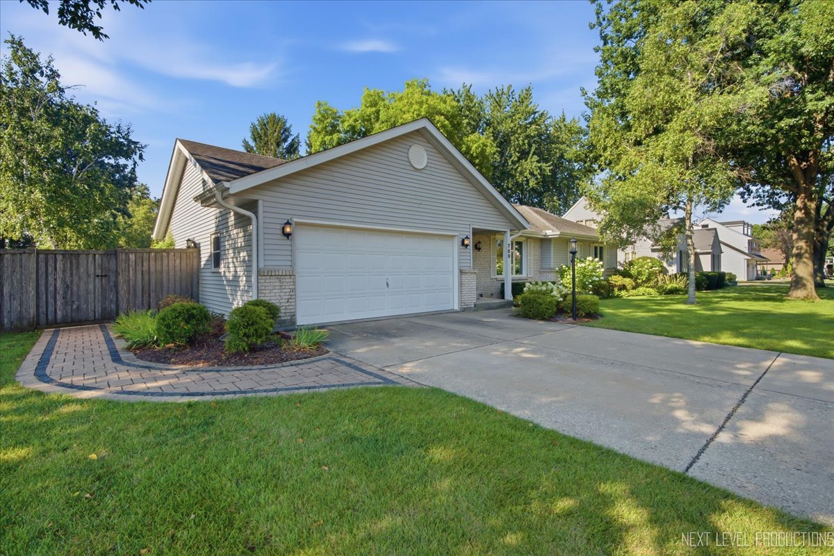 708 E Coady Drive Property Photo 3