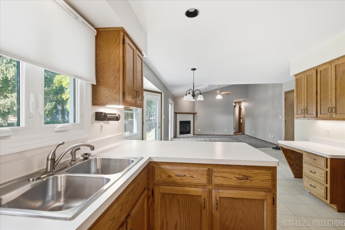 708 E Coady Drive Property Photo 10
