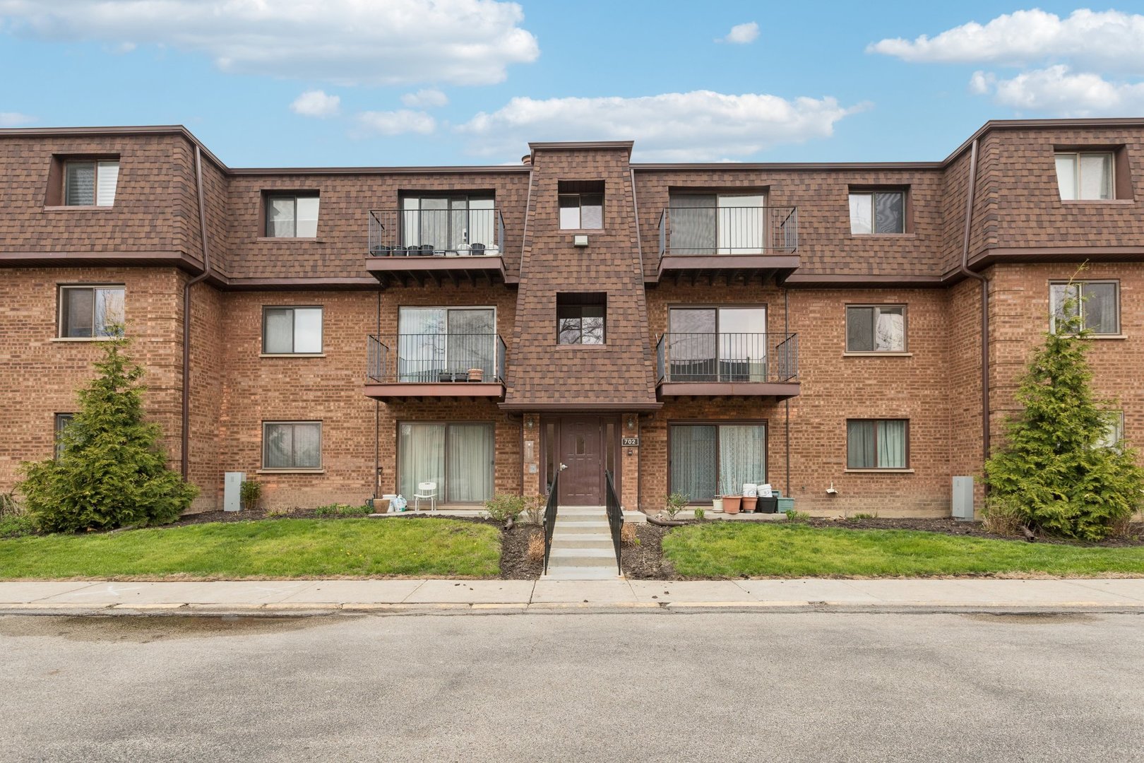 702 Cobblestone Circle D Property Photo 1