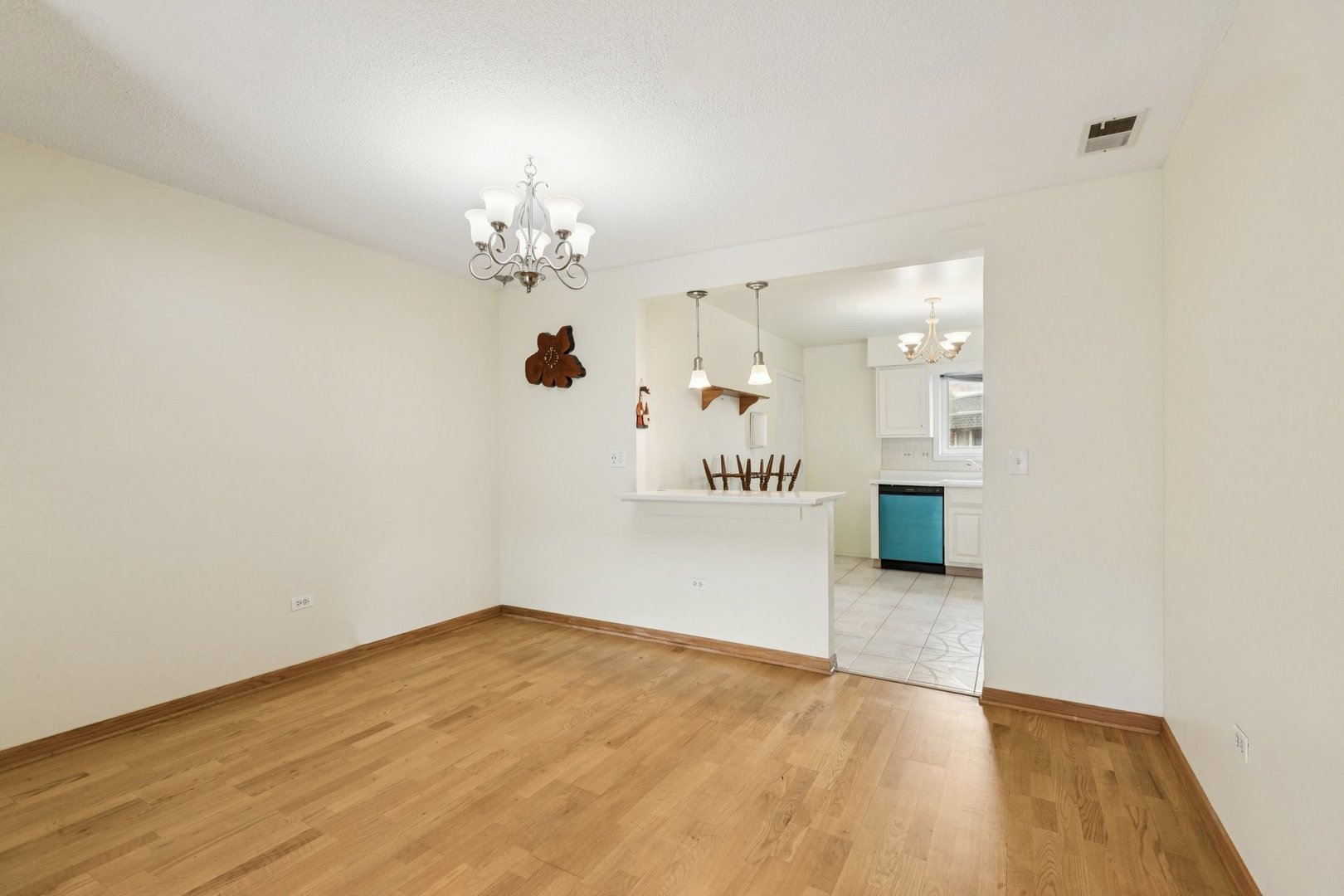 702 Cobblestone Circle D Property Photo 7