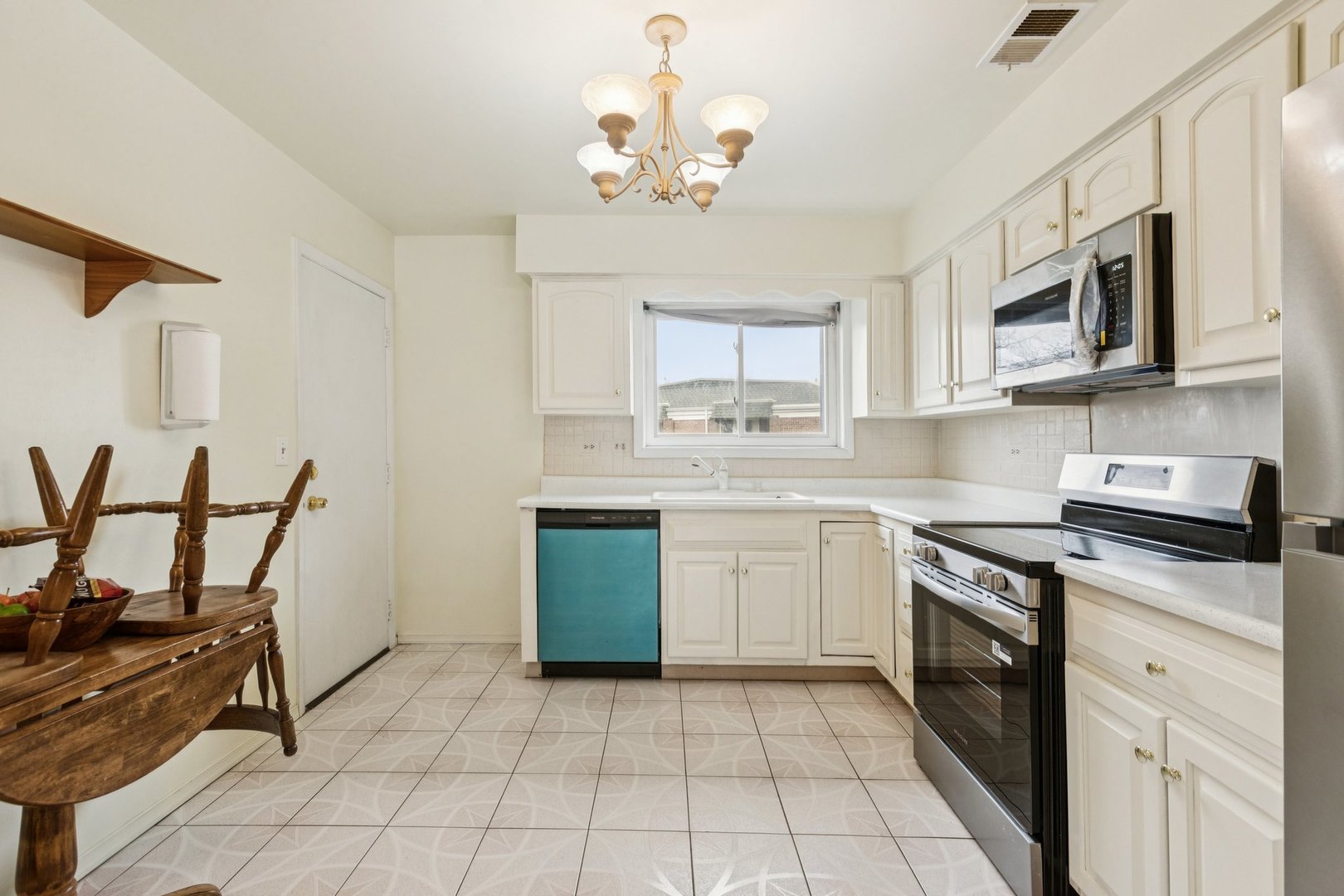 702 Cobblestone Circle D Property Photo 11
