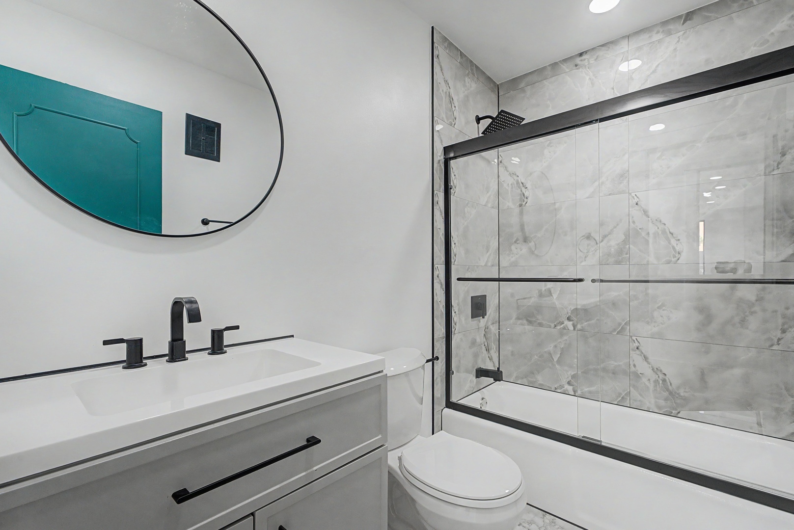 4900 Foster Street 407 Property Photo 10