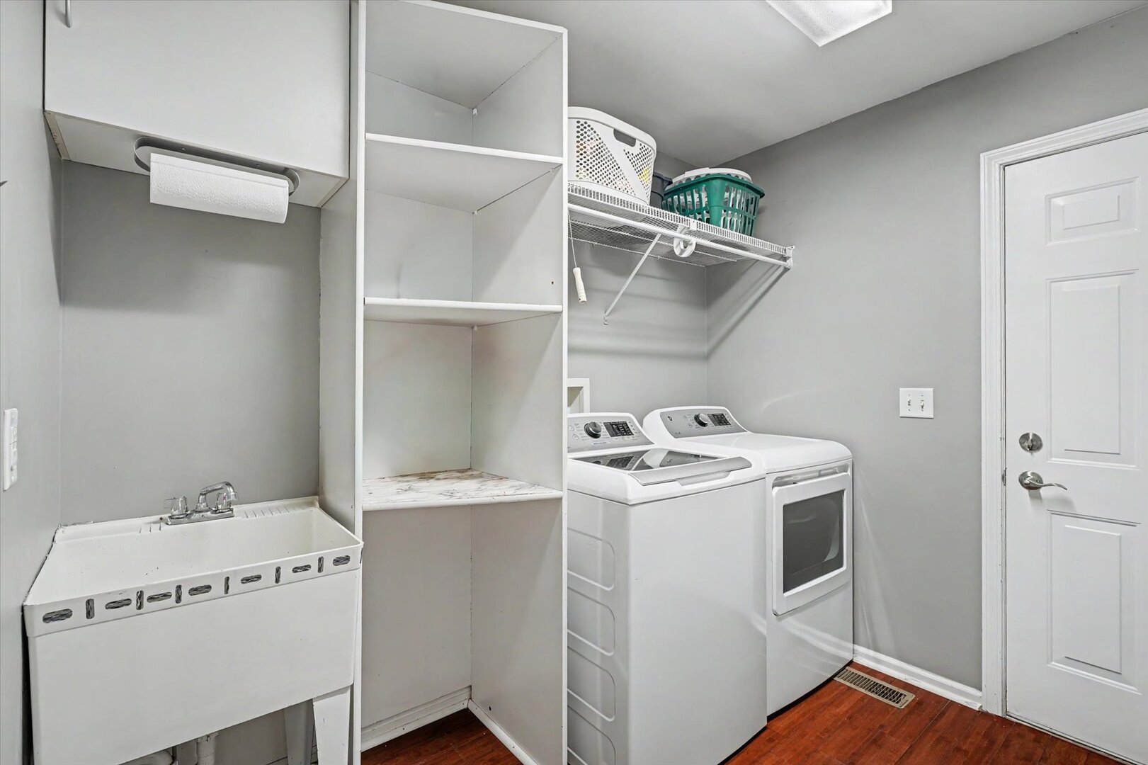 610 Erin Drive 610 Property Photo 21