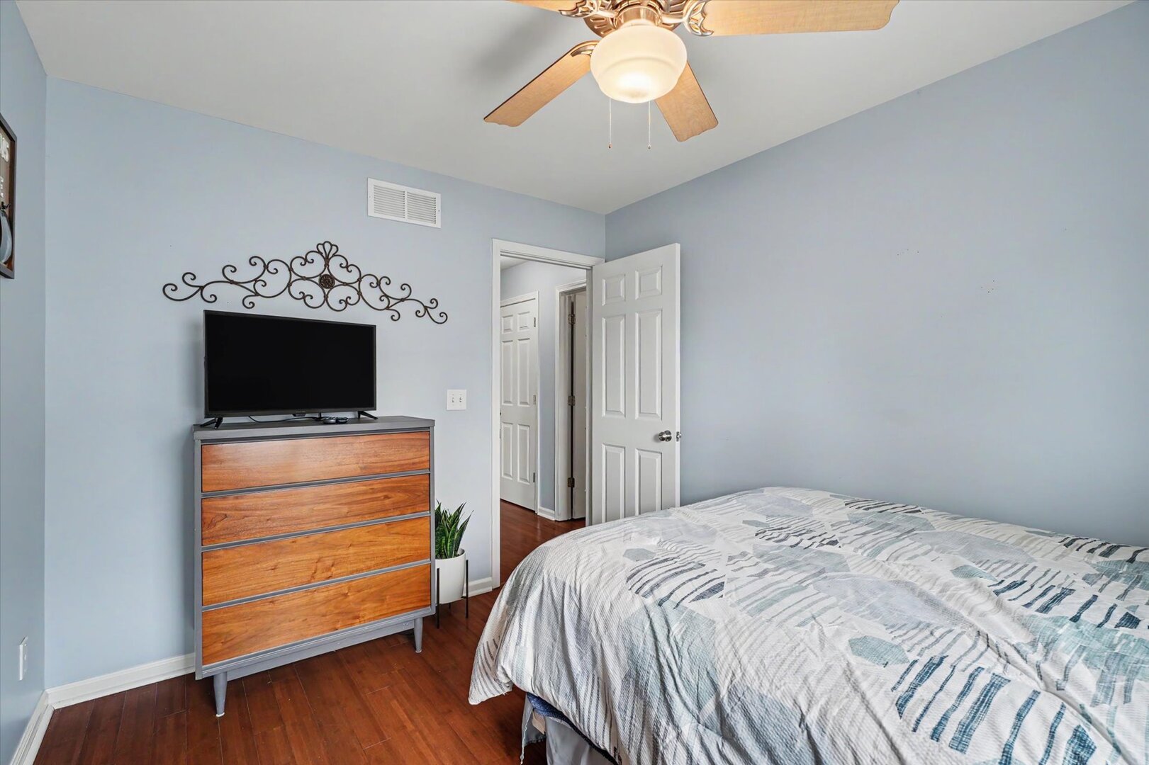 610 Erin Drive 610 Property Photo 23