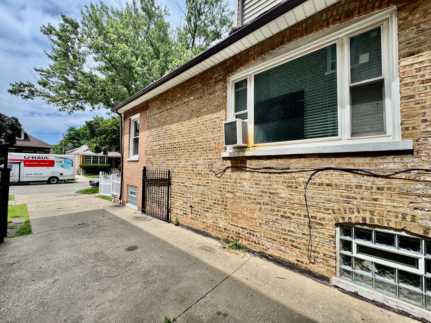 8325 S Saginaw Avenue Property Photo 2