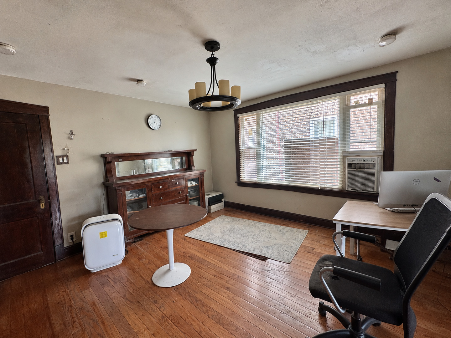 8325 S Saginaw Avenue Property Photo 6