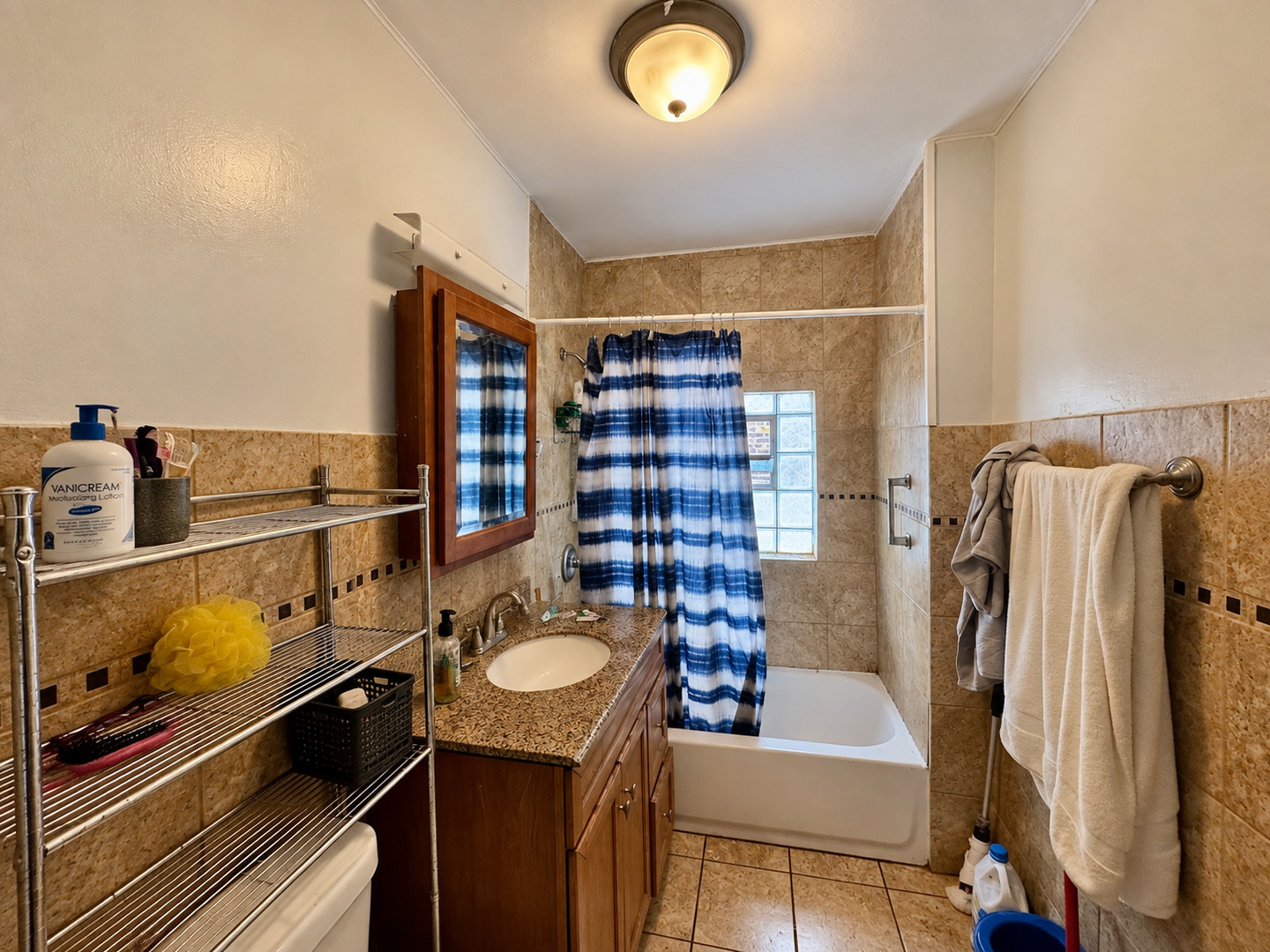 8325 S Saginaw Avenue Property Photo 8