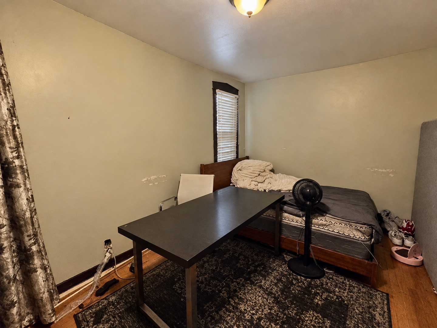 8325 S Saginaw Avenue Property Photo 9