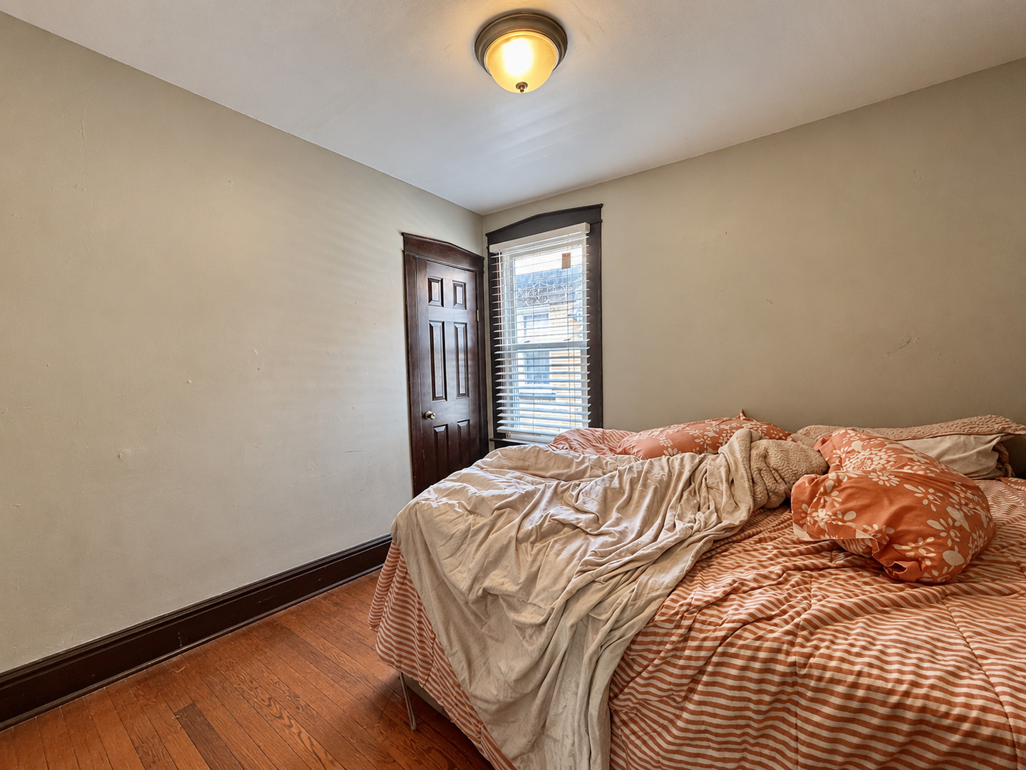 8325 S Saginaw Avenue Property Photo 10