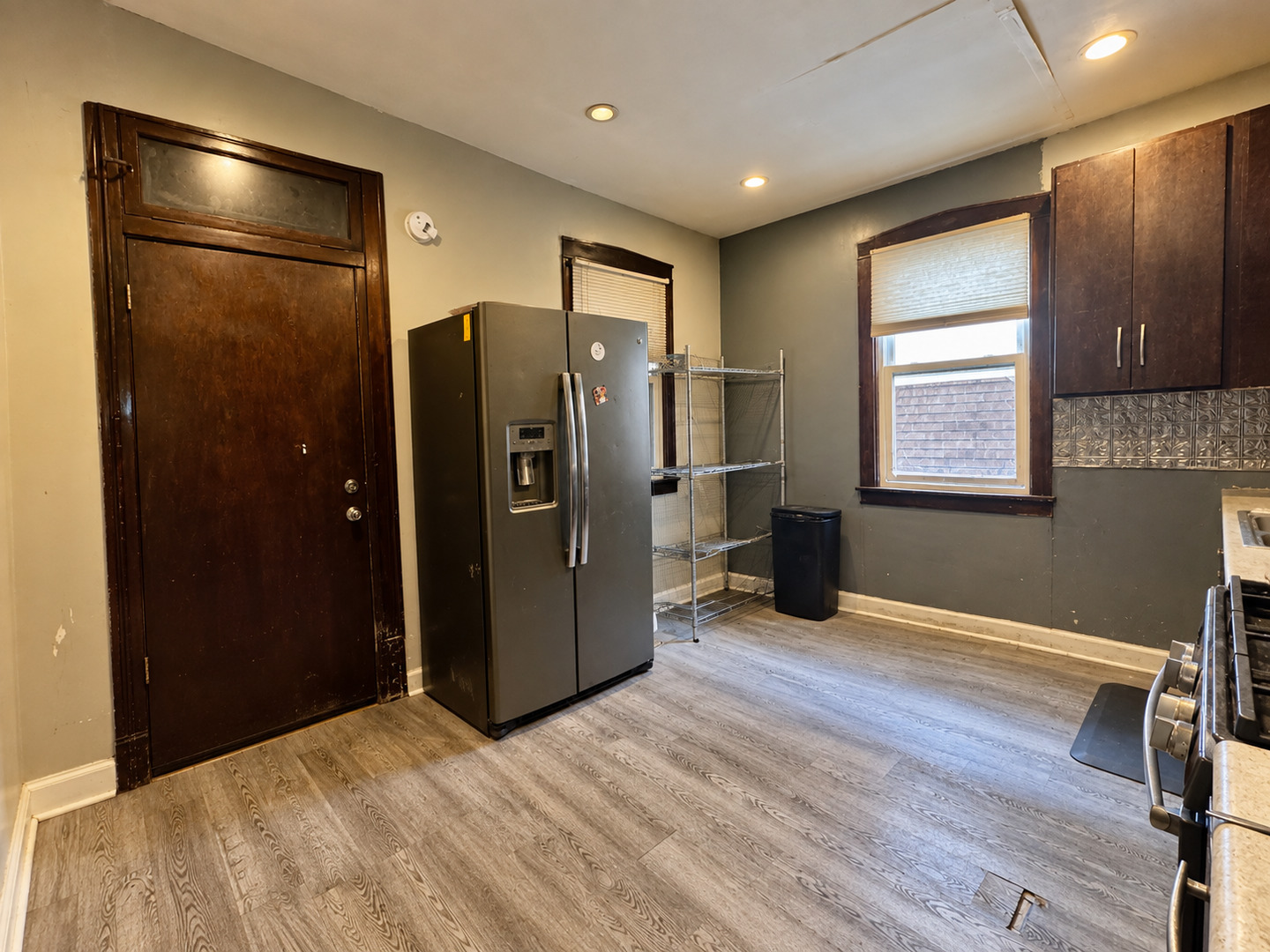 8325 S Saginaw Avenue Property Photo 12