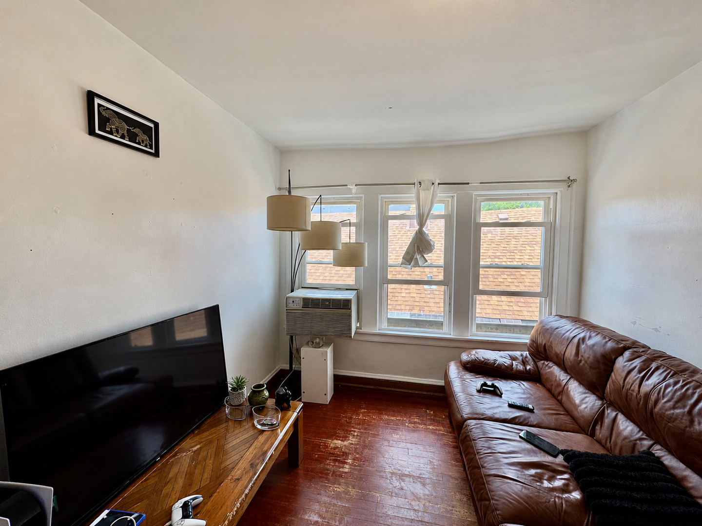 8325 S Saginaw Avenue Property Photo 13