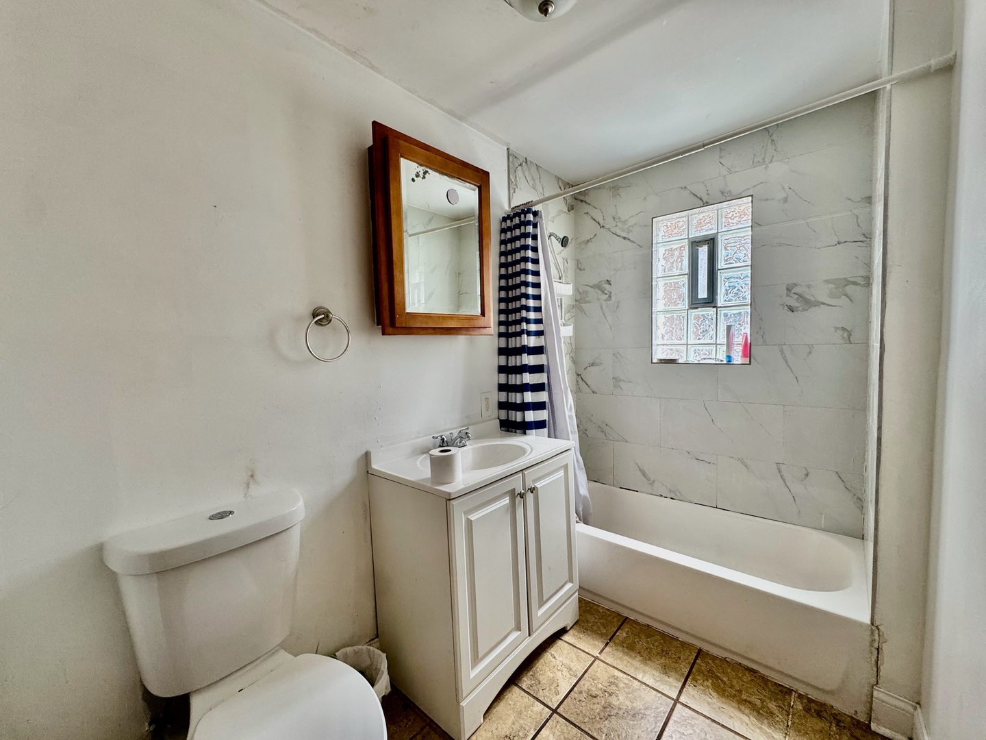 8325 S Saginaw Avenue Property Photo 18