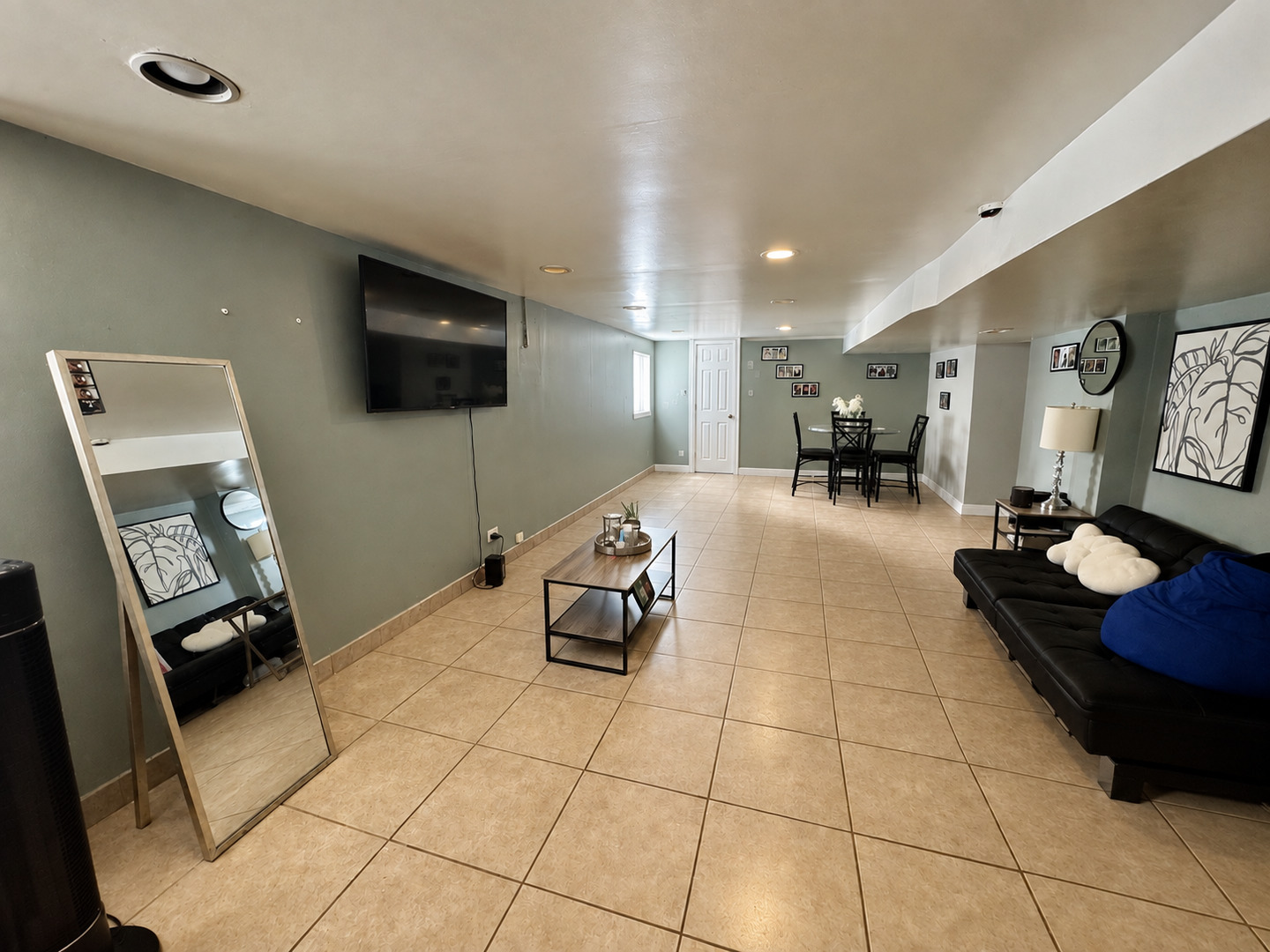 8325 S Saginaw Avenue Property Photo 23