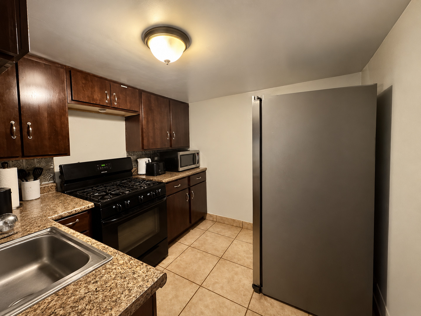8325 S Saginaw Avenue Property Photo 25