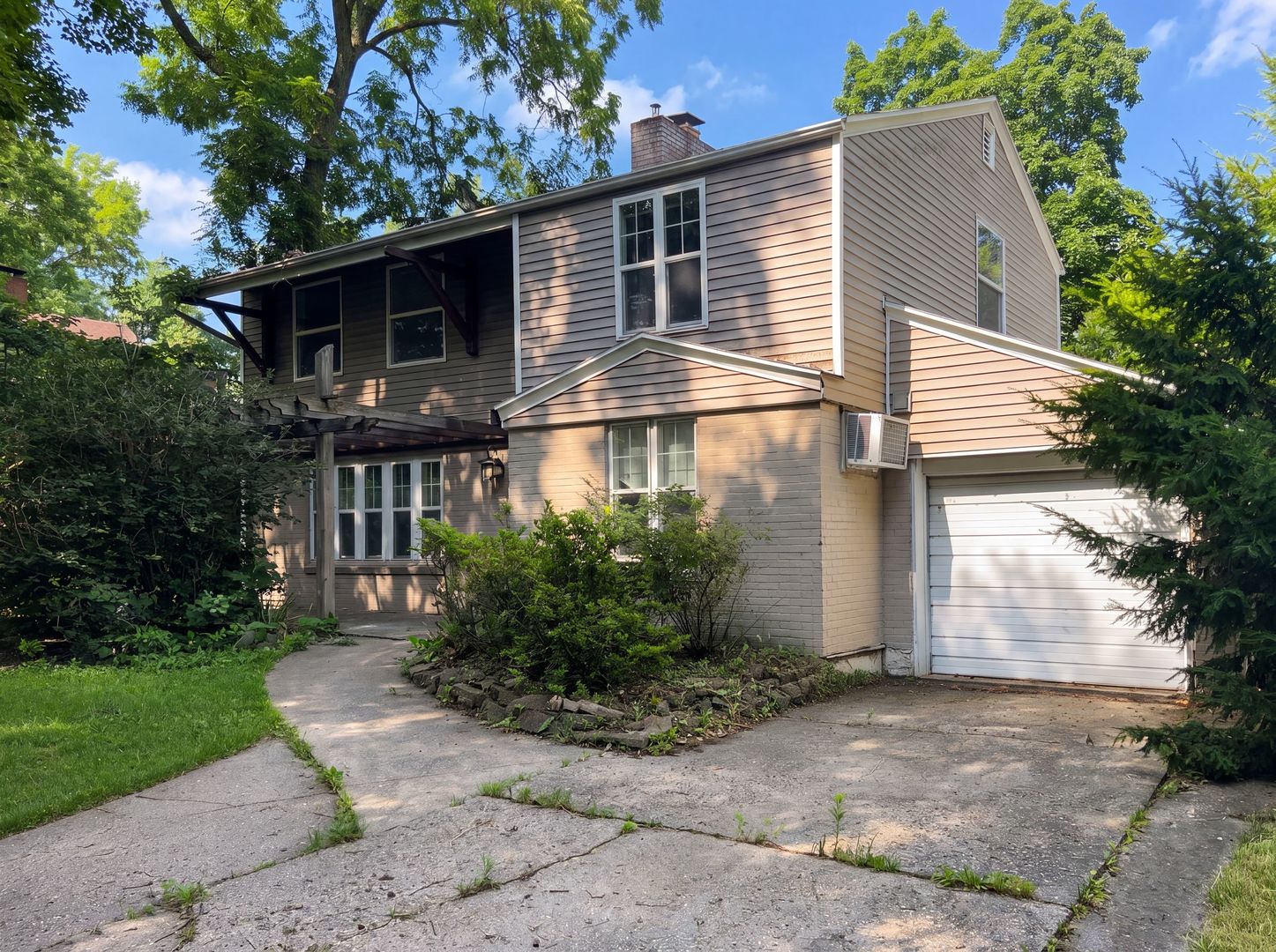 911 Foley Avenue