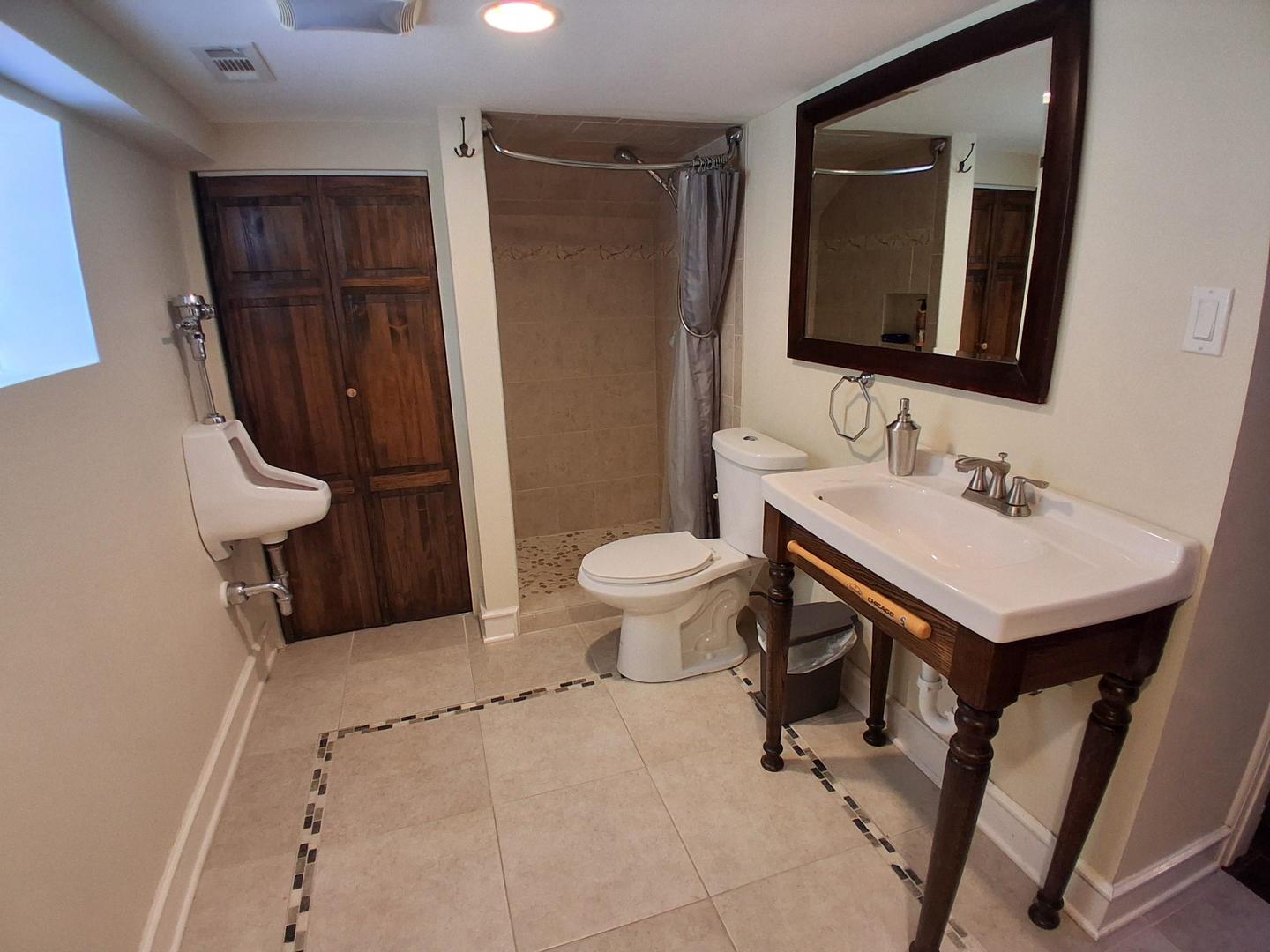 7117 N Ozanam Avenue Property Photo 13