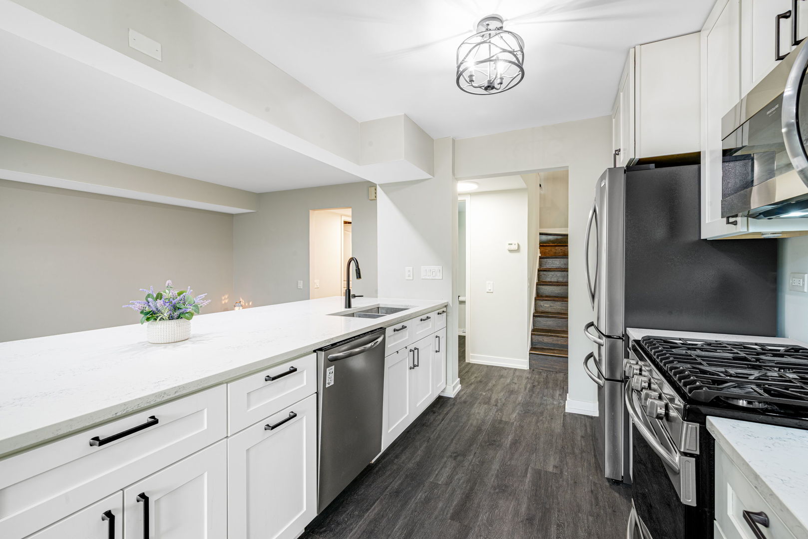 1564 Westbury Drive Property Photo 13
