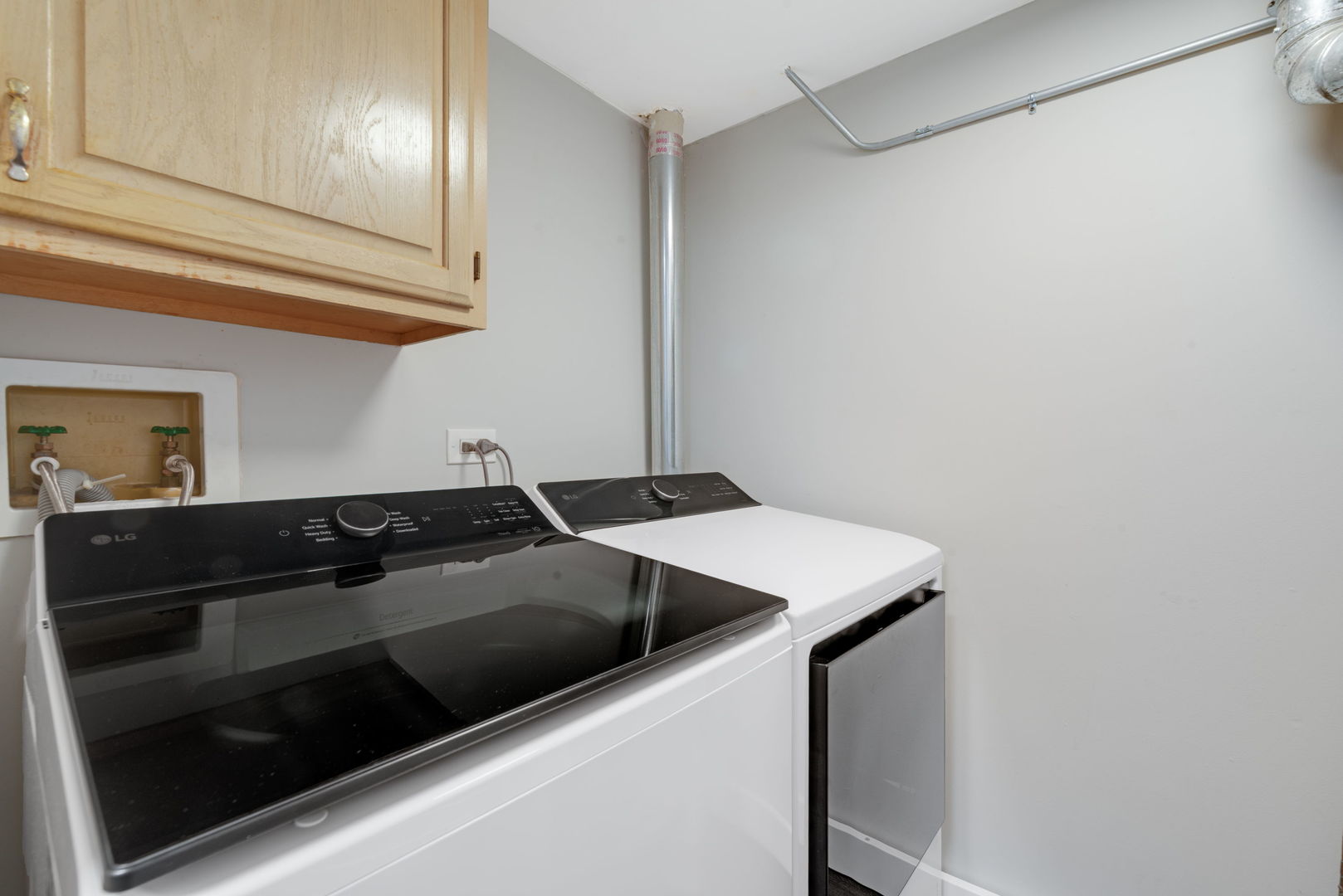 1564 Westbury Drive Property Photo 16