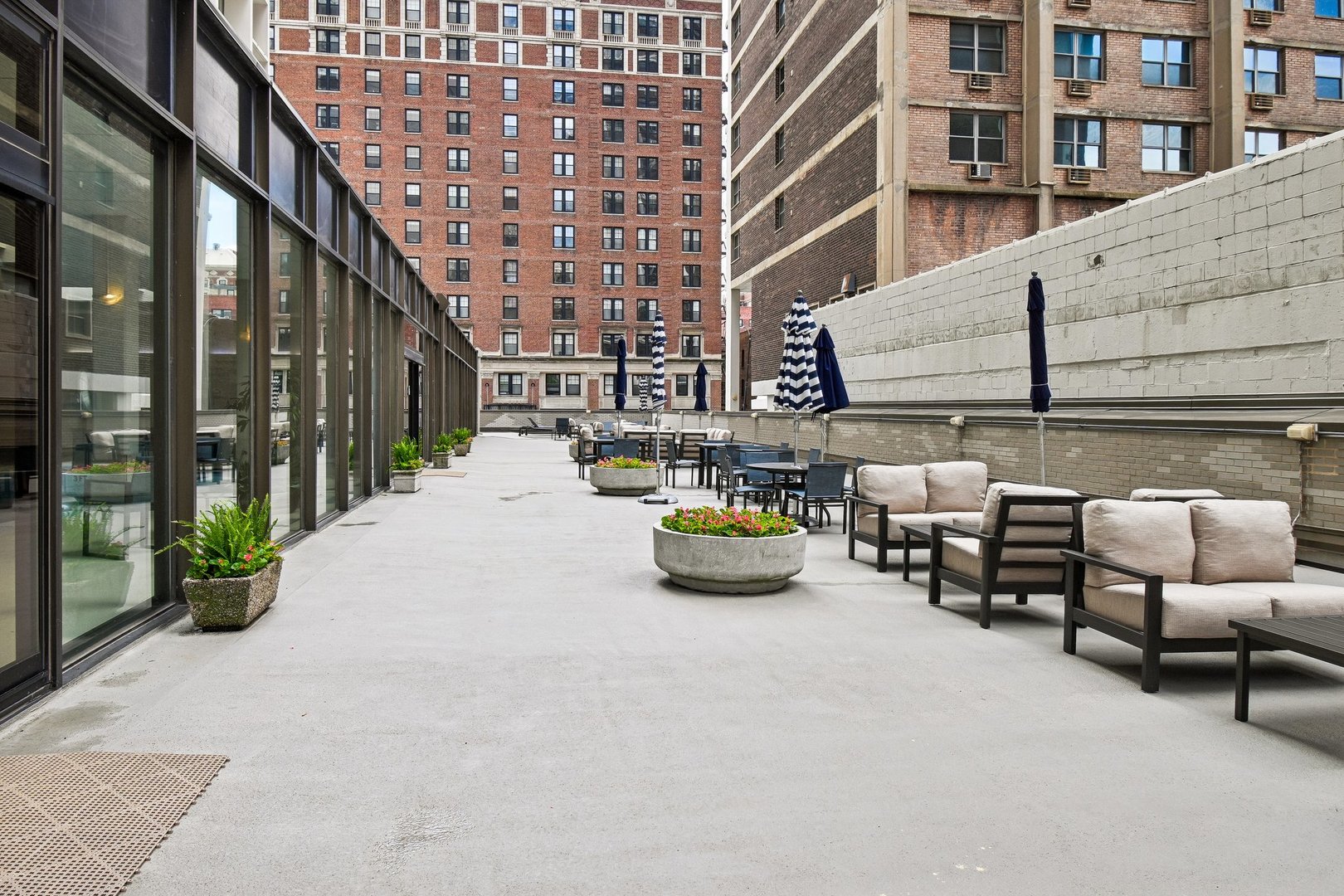 3200 N Lake Shore Drive 410 Property Photo 31