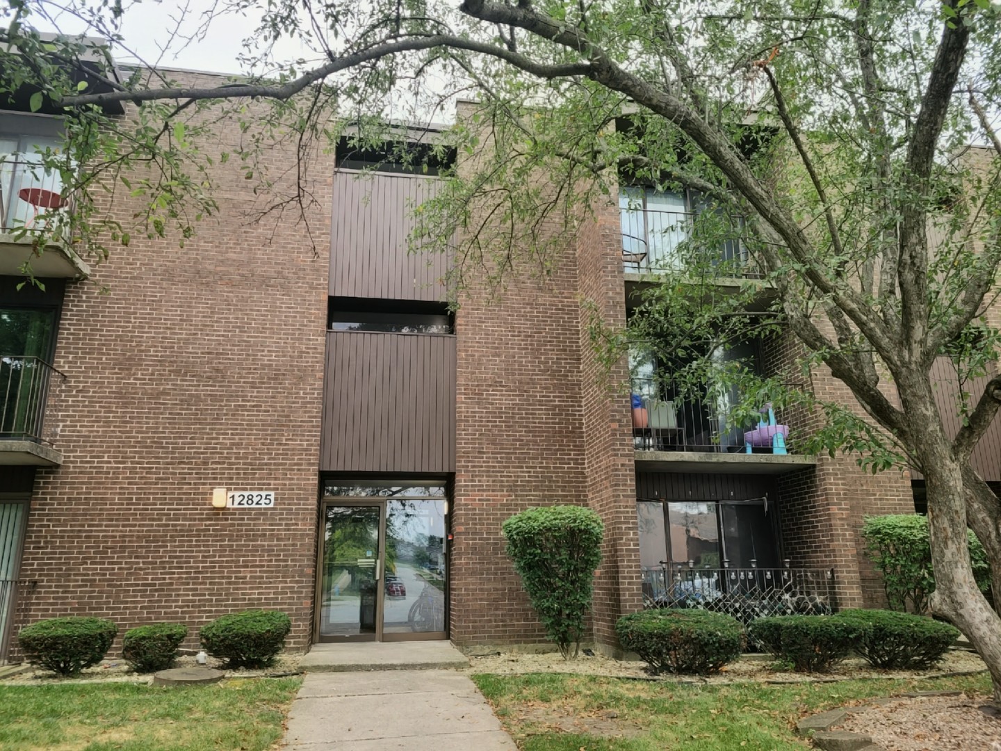 12825 S Kenneth Avenue D2 Property Photo 1