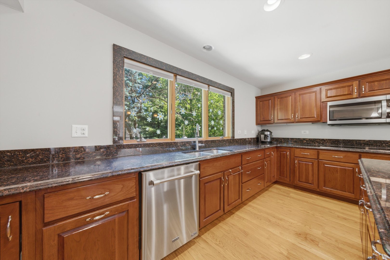 11555 S Elbridge Avenue Property Photo 10