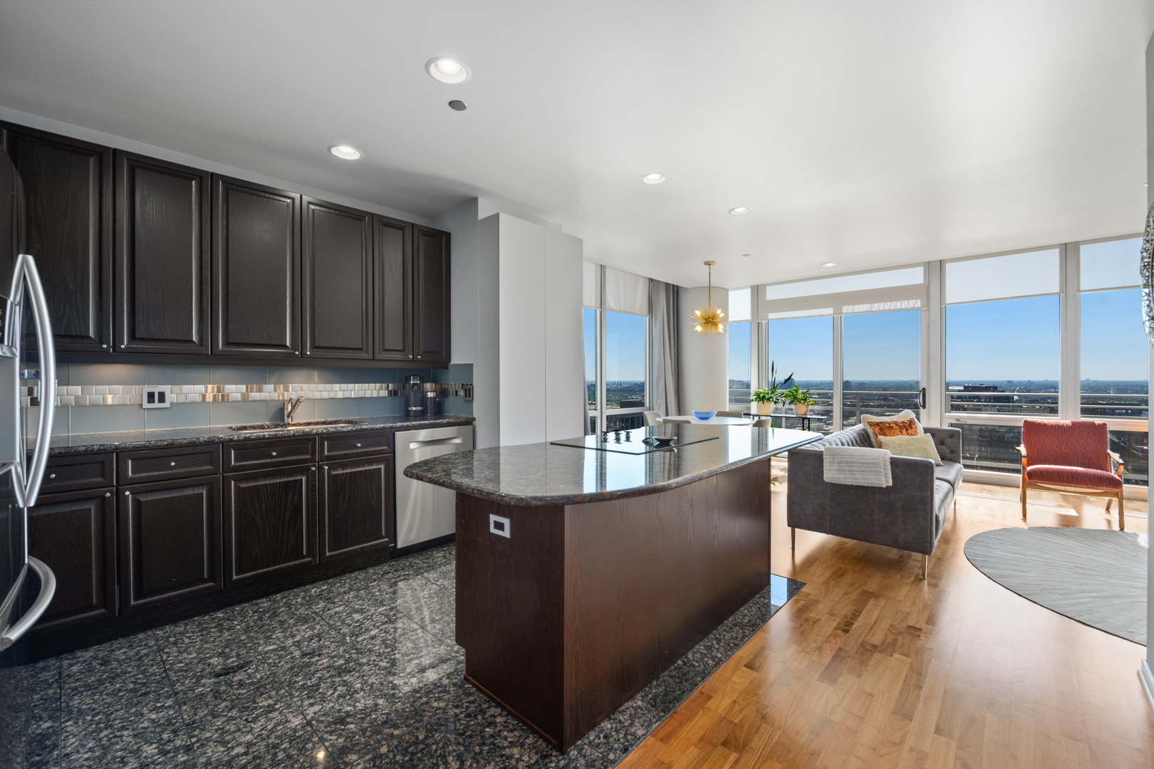 737 W Washington Boulevard 2210 Property Photo 10
